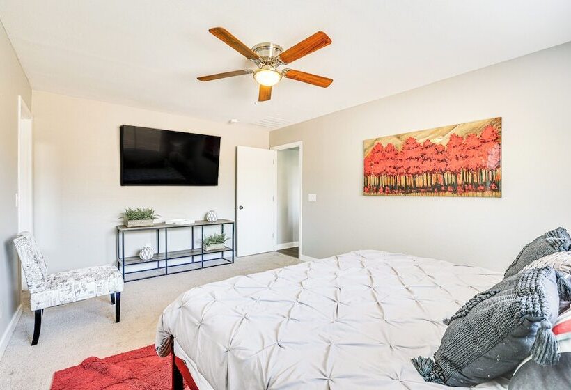 Surprise Home W/ Fenced Yard: Near Spring Training