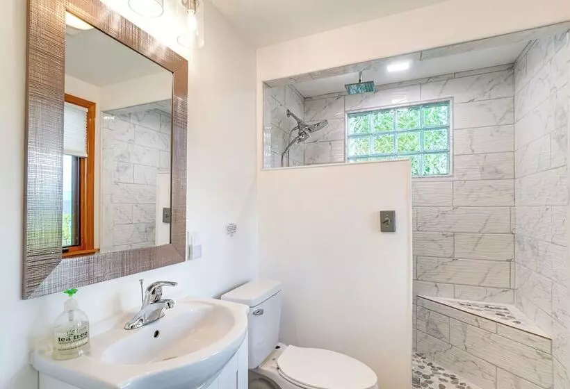 Tallassee Family Home W/ Stunning Smoky Mtn Views