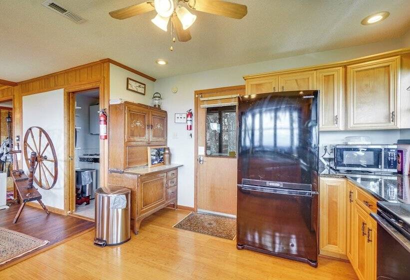 Tallassee Family Home W/ Stunning Smoky Mtn Views