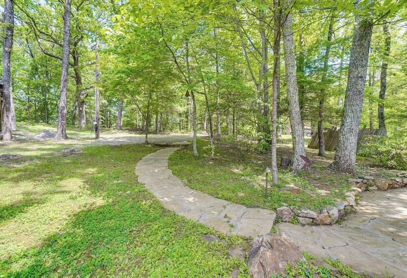 Tallassee Family Home W/ Stunning Smoky Mtn Views