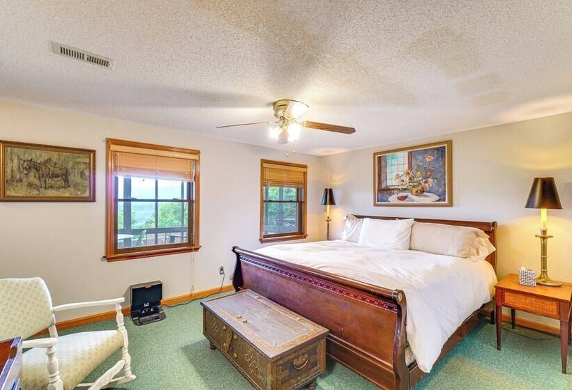 Tallassee Family Home W/ Stunning Smoky Mtn Views