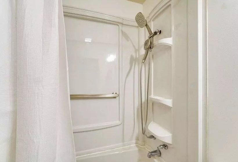 Tallassee Family Home W/ Stunning Smoky Mtn Views