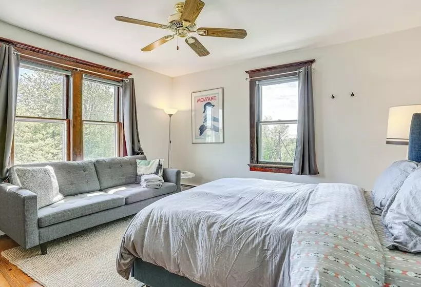 Timeless Jeffersonville Home W/ Private Hot Tub