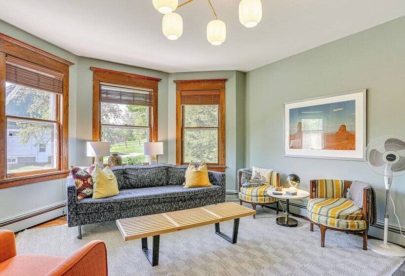 Timeless Jeffersonville Home W/ Private Hot Tub