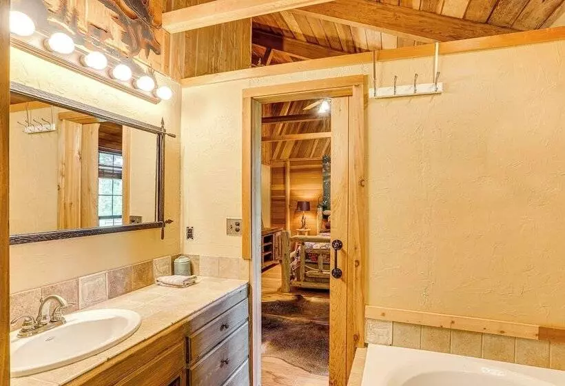 Tumbling Shoals Cabin < 1 Mi To Beaches & Boating!