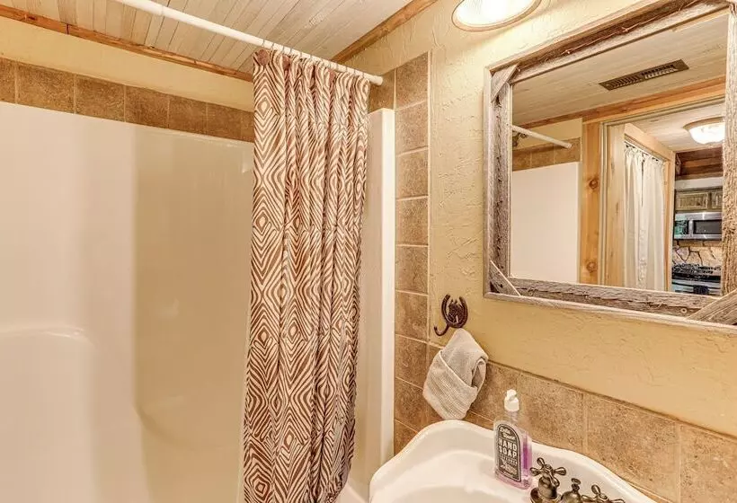 Tumbling Shoals Cabin < 1 Mi To Beaches & Boating!