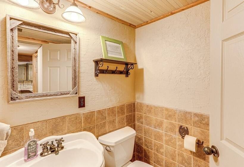 Tumbling Shoals Cabin < 1 Mi To Beaches & Boating!