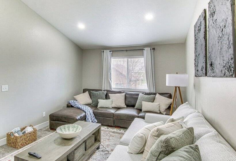 Utah Retreat W/ Patio, Gas Grill & Mountain Views!