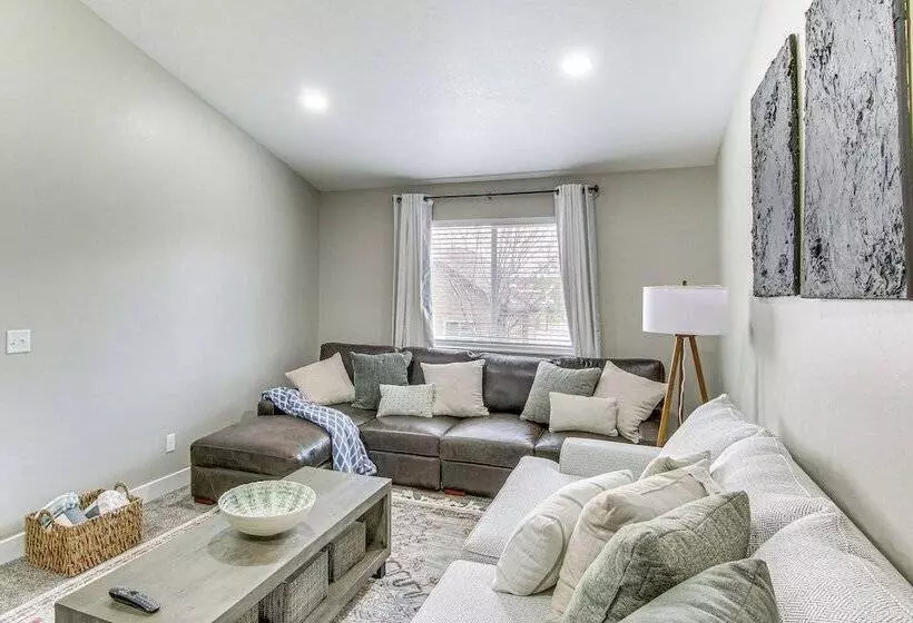 Utah Retreat W/ Patio, Gas Grill & Mountain Views!