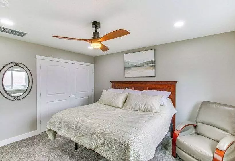 Utah Retreat W/ Patio, Gas Grill & Mountain Views!