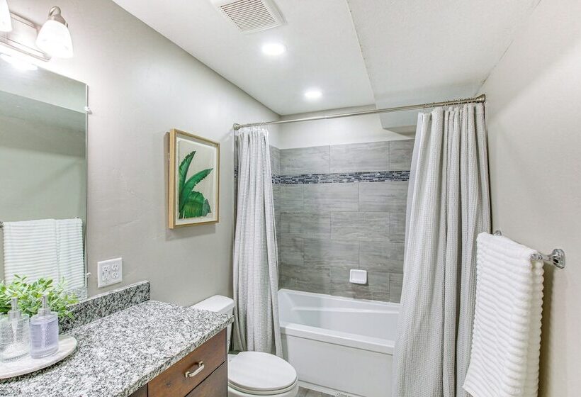 Utah Retreat W/ Patio, Gas Grill & Mountain Views!