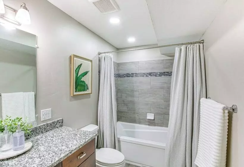 Utah Retreat W/ Patio, Gas Grill & Mountain Views!