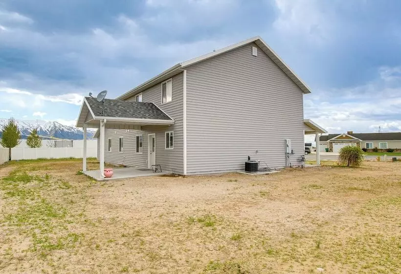 Utah Retreat W/ Patio, Gas Grill & Mountain Views!