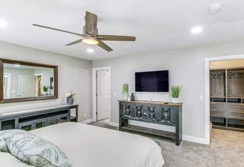 Utah Retreat W/ Patio, Gas Grill & Mountain Views!