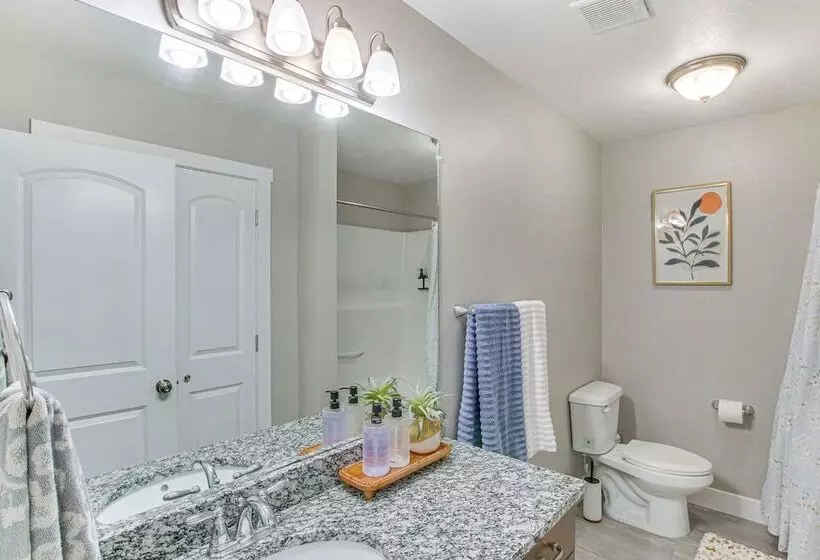 Utah Retreat W/ Patio, Gas Grill & Mountain Views!