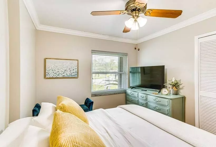 Wellington Vacation Rental: Private Saltwater Pool