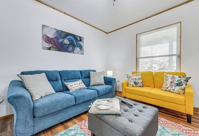 Charming Home   2 Mi To Niagara Falls State Park!