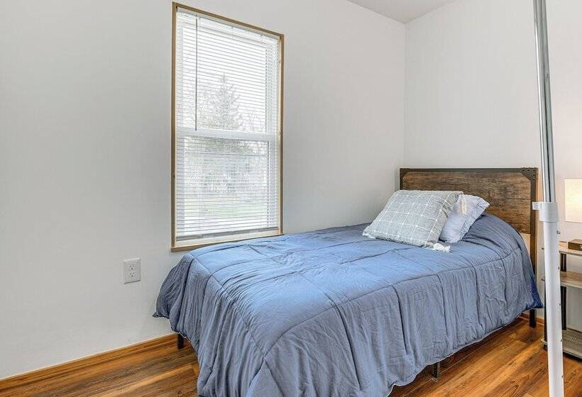 Charming Home   2 Mi To Niagara Falls State Park!