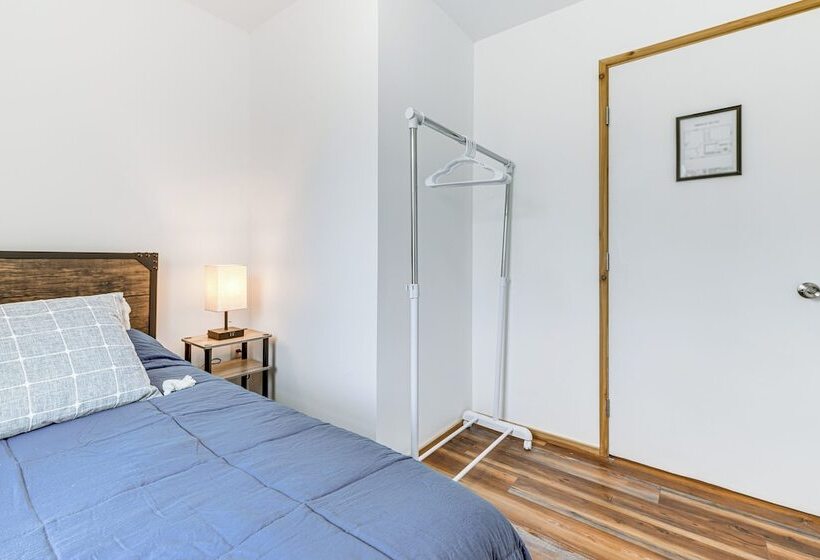 Charming Home   2 Mi To Niagara Falls State Park!