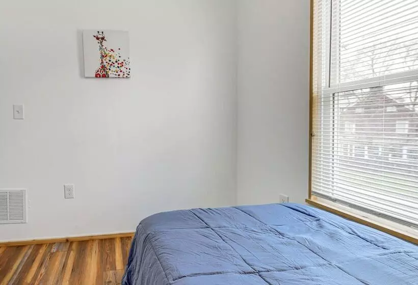 Charming Home   2 Mi To Niagara Falls State Park!