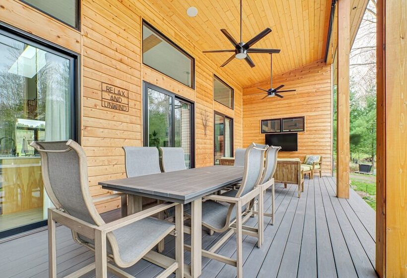 Chic Bellaire Home W/ Outdoor Kitchen On Clam Lake