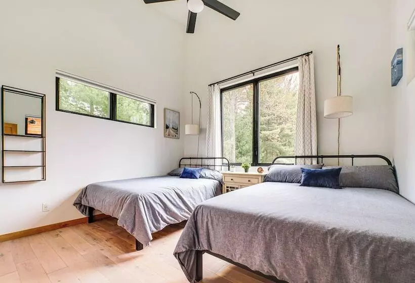 Chic Bellaire Home W/ Outdoor Kitchen On Clam Lake