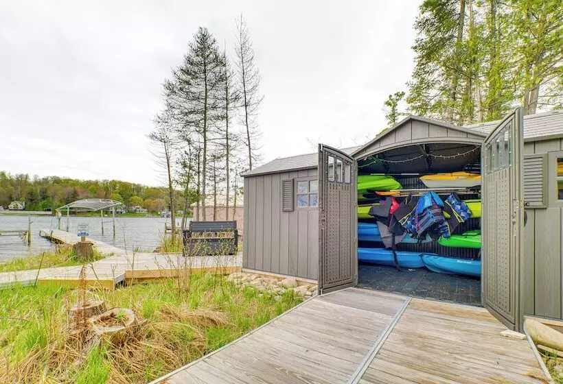 Chic Bellaire Home W/ Outdoor Kitchen On Clam Lake