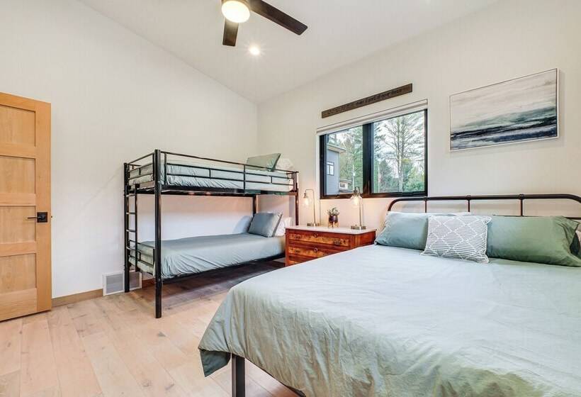 Chic Bellaire Home W/ Outdoor Kitchen On Clam Lake