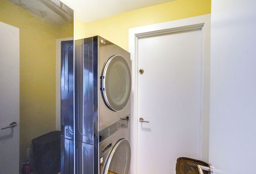 Contemporary Catskills Area Retreat W/ Deck!