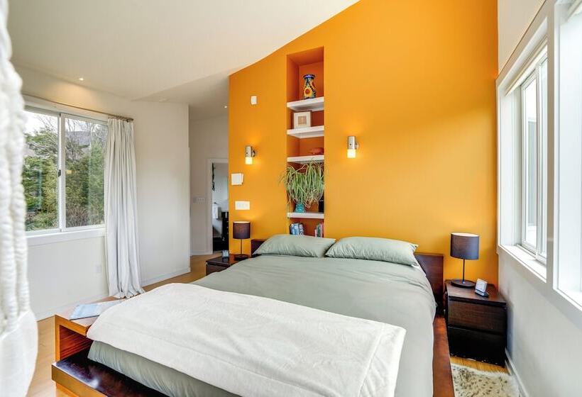 Contemporary Catskills Area Retreat W/ Deck!