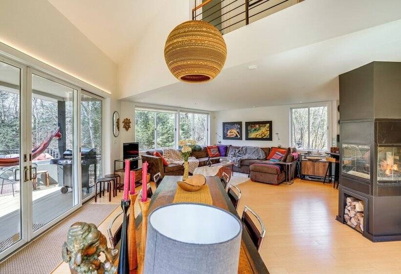 Contemporary Catskills Area Retreat W/ Deck!