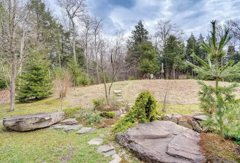 Contemporary Catskills Area Retreat W/ Deck!