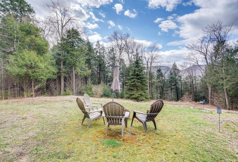 Contemporary Catskills Area Retreat W/ Deck!