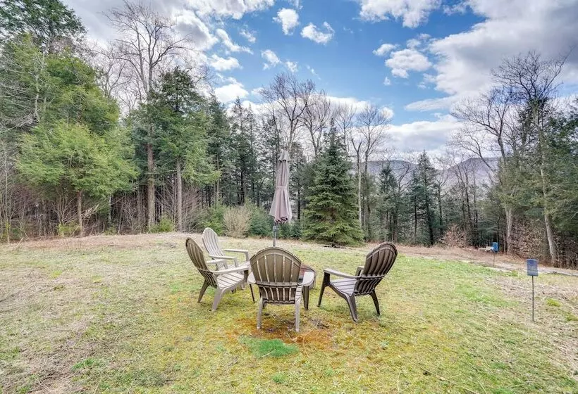 Contemporary Catskills Area Retreat W/ Deck!