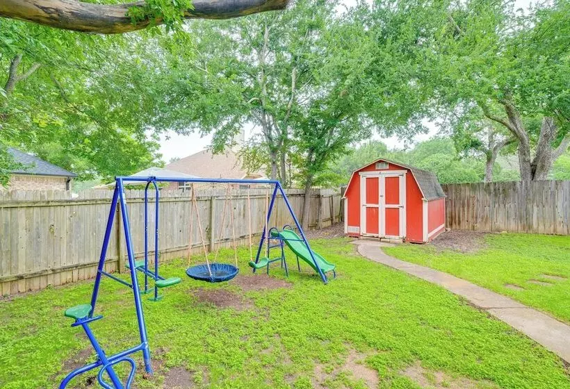 Modern Cedar Park Home: 20 Mi To Downtown Austin!