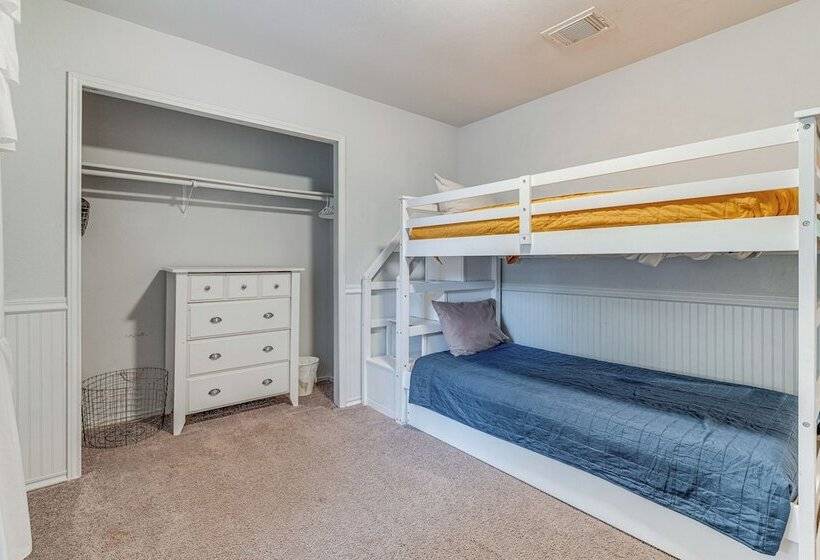 Modern Cedar Park Home: 20 Mi To Downtown Austin!