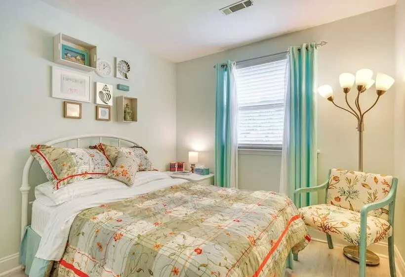 Cozy Goose Creek Escape W/ Patio & Grill