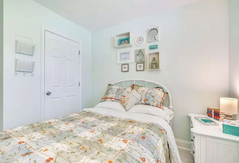 Cozy Goose Creek Escape W/ Patio & Grill