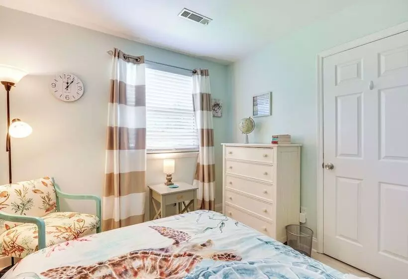 Cozy Goose Creek Escape W/ Patio & Grill