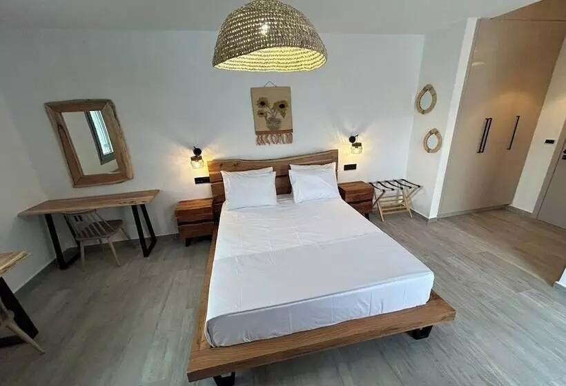 Filia Skyros Suites