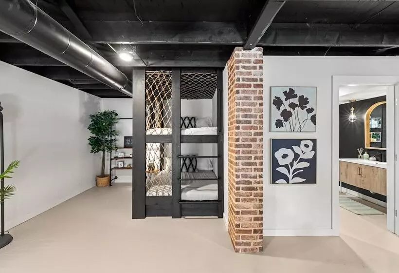 Modern Cabin W/ Hot Tub & Foliage Views!
