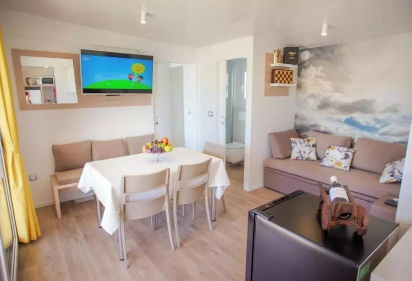 Hotelli Lastura Mobile Homes