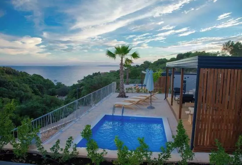 Hotelli Lastura Mobile Homes