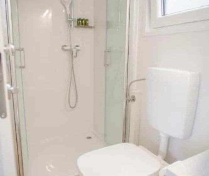 בית מלון כפרי Lastura Mobile Homes