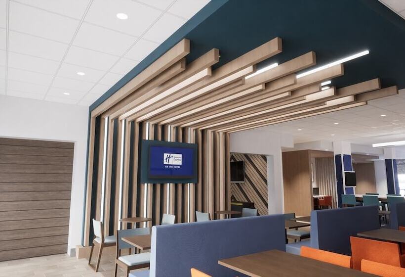 בית מלון כפרי Holiday Inn Express & Suites Fort Walton Beach Eglin Area, An Ihg