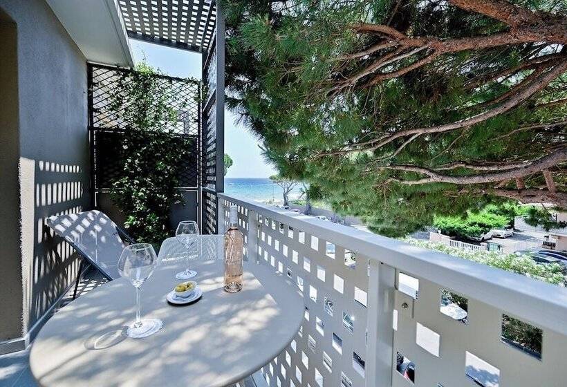 هتل Hôtel La Ménado