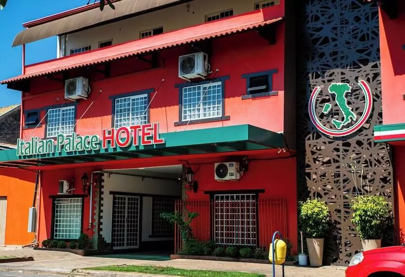 Hotelli Italian Palace