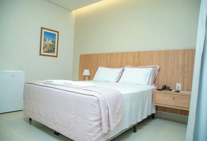 هتل Italian Palace