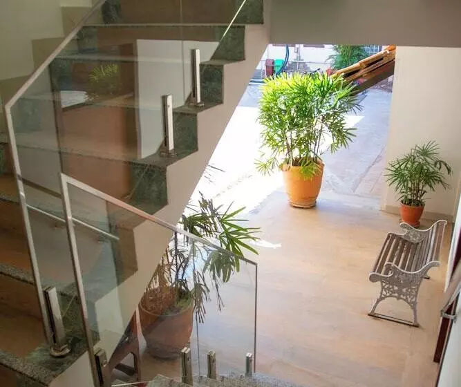 Hotelli Italian Palace