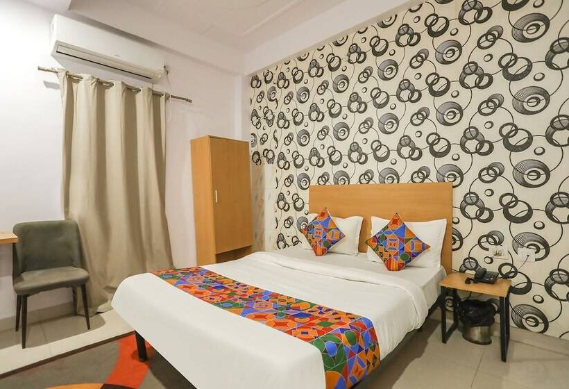 Fabhotel Pranjul Inn